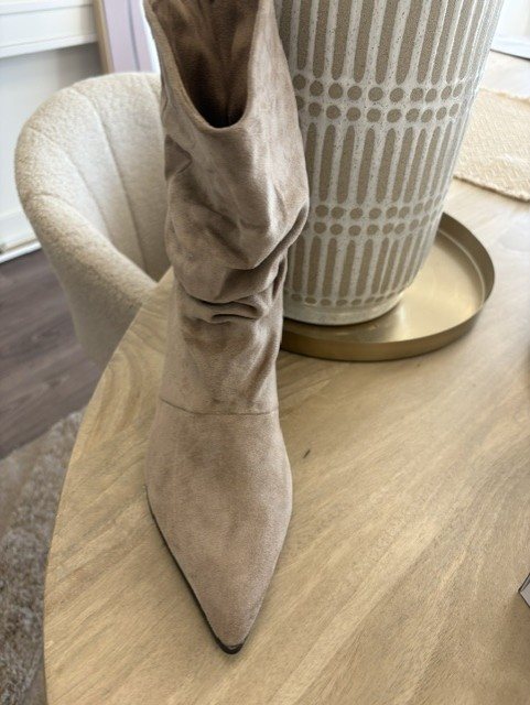 Slouchy boots queenie